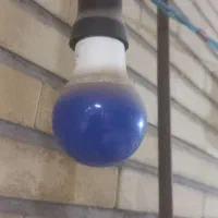 نیروی ساده جوان برای کار برق ساختمان