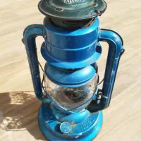 چراغ نفتی قدیمی و در حد نو|کلکسیون اشیاء عتیقه|اصفهان, باب الدشت|دیوار