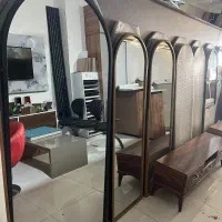 اینه و میز تی وی