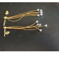 گوشواره ۱۰۰ بالا تابلو