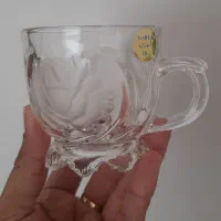 یه دست فنجون و ۳ دست استکان