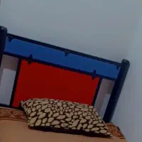 تخت فلزی