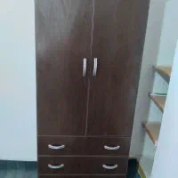 کمد لباس به همراه ۳ کشو در قسمت پایین