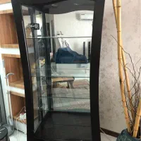 ویترین شیشه ای کاملا چوب قهوه ای سوخته