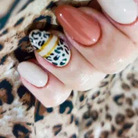 ارائه تمامی خدمات زیبایی ناخن و آموزش تخصصی