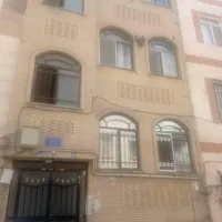 اجاره آپارتمان ۷۰ متری ۲ خوابه طبقه ۲ در شارق شرقی