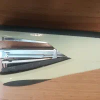 دستگاه منگنه به همراه یک بسته سوزن، مغزی قفل|لوازم التحریر|کرج, فاز ۳ گوهردشت|دیوار