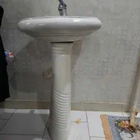 روشویی سرویس بهداشتی و آینه سرویس بهداشتی