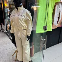 فروشنده خانم مجرد جهت فروش و تولید محتوا|استخدام بازاریابی و فروش|تهران, بازار|دیوار