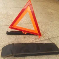 چراغ علامت خطر سالم  استفاده نشده نوع هست تو کیفش