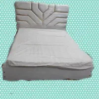 تخت دونفره بسیار تمیز