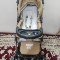 یک دستگاه کالسکه نوزادی