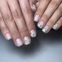 طراح حرفه ای ناخن