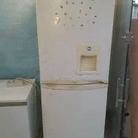 یخچال فریزر سالم روشن در حال کار