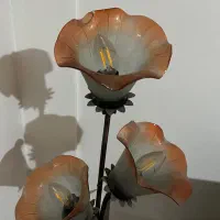 چراغ خواب فلزی طرح لاله