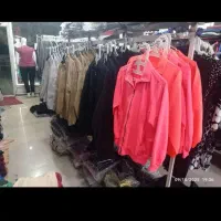 فروشنده همکار خانم نیازمندیم|استخدام بازاریابی و فروش|خوی, |دیوار