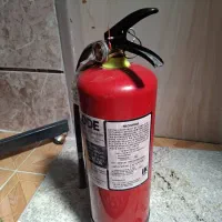 آبگرمکن ، کمد ، صندلی اصلاح ، میز ، سرشور|آرایشگاه و سالن‌های زیبایی|شیراز, دشت چنار|دیوار