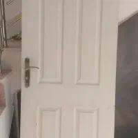 در چوبی دستشویی یا حمام