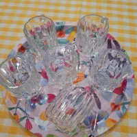 استکان و سینی گل دار رنگی