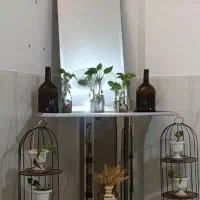 ایینه و زیریش کنسول