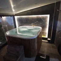 باغ ویلا جکوزی دار