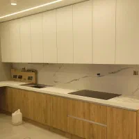 کابینت اشپزخانه ۶ متری سفید و رنگ چوب وطوسی