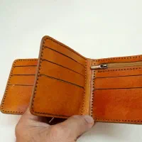 کیف های چرم طبیعی دست دوز|کیف، کفش، کمربند|قم, چهل درخت‎|دیوار