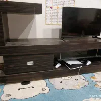 میز ال سی دی و ساعت ایستاده