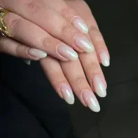 کاشت ناخن و آموزش