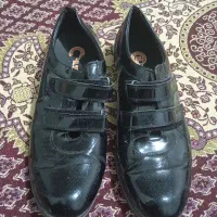 کفش پسرانه|کیف، کفش، کمربند|شوط, |دیوار