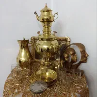 سماور طلایی بسیار شیک به همراه با میز
