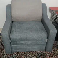 دوتا مبل تخت شو.یک میز نهارخوری