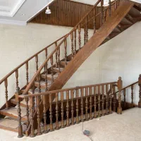 طراحی و اجراع انواع پله چوب