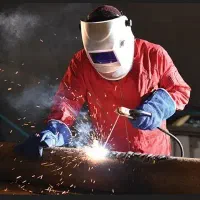 جوشکار سیار  در شهر ری خورده کاری هم انجام میشود