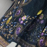 مانتو|لباس|مشهد, کوشش|دیوار