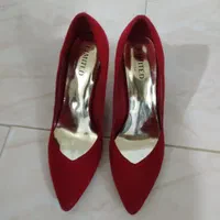 کفش های مشکی ورنی و قرمز جیر سایز ۴۰ مجلسی