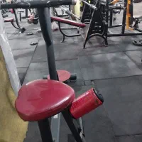 یک دستگاه مسگری دوطرفه یک عدد میز زیر سینه