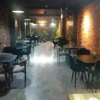 کافه-فعال-با-زیر-بنای-120-در-شهر-هشتگرد