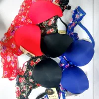 تعدادی لباس زیر نو|لباس|فولادشهر, A4|دیوار