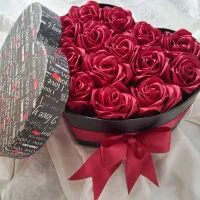 باکس قلب گل رز زرشکی
