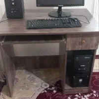 میز وکامپیوتر