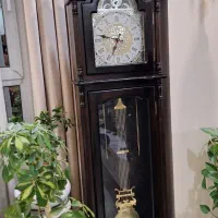 ساعت ایستاده سالم وتمیز