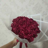 دسته گل هدیه رز قرمز