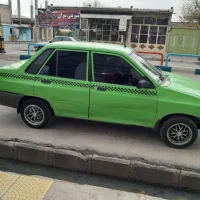 پراید سبز فسفری شخصی میباشد