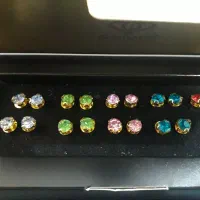 دستبند، گل‌گوش، گوشوار، مدال