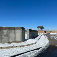 زمین-مسکونی-دیوارکشی-شده-با-پروانه