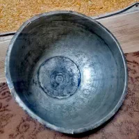 ظرف قلمکاری مس درب ظرف غذا.|کلکسیون اشیاء عتیقه|قم, باغ شازده|دیوار