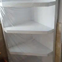 ویترین سه گوش سفید رنگ