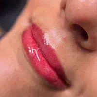 تخفیف ویژه برای آرایش نیمه دائم