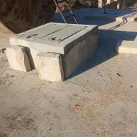 زمین سیاخ دارنگون